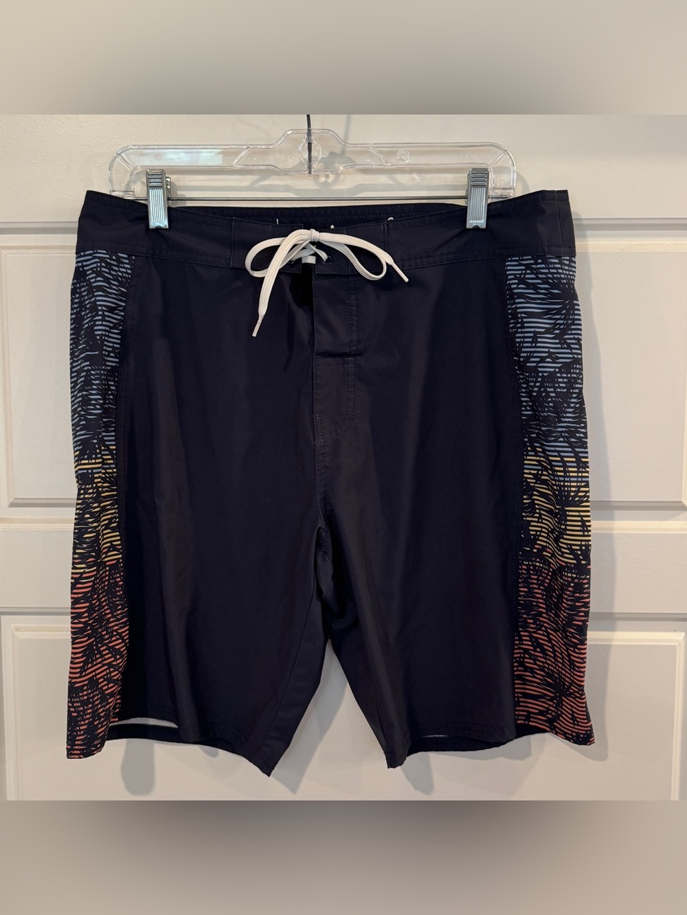 Travis Mathew Beach Break Board Shorts Size Large